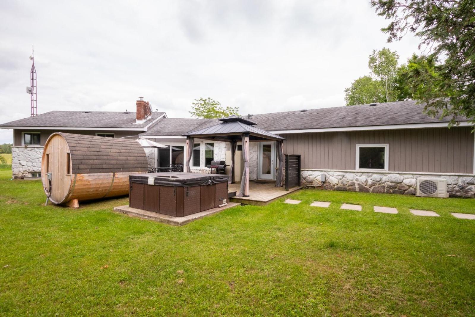 Deer Run Cottage- Golf Course Cottage Kawartha Lakes Exterior photo