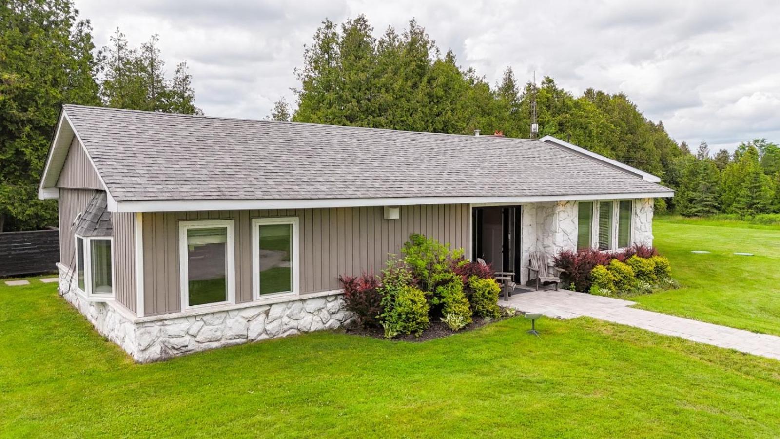 Deer Run Cottage- Golf Course Cottage Kawartha Lakes Exterior photo